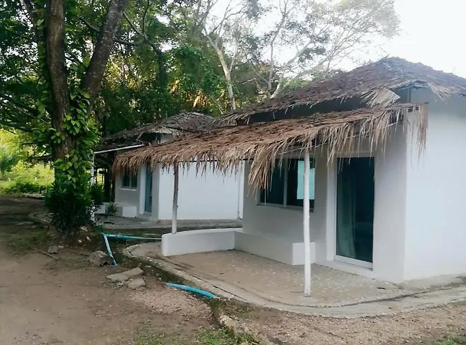 Guest house ริมธาร *